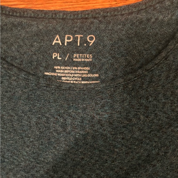 Cute Teal Elbow Length Sleeve Top - Picture 2 of 3